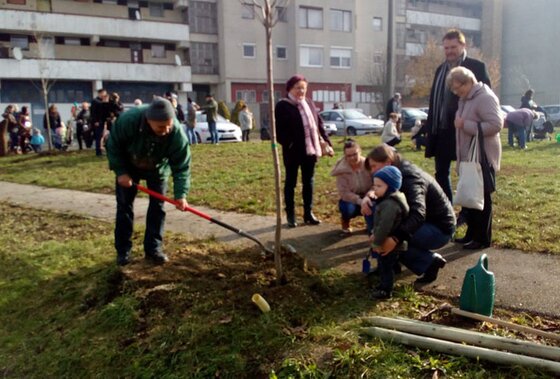 Tizenegyedik alkalommal ültettek fákat az előző évben született gyermekek tiszteletére